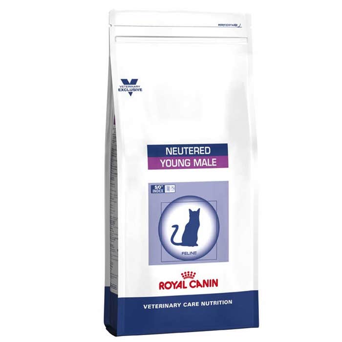 ROYAL CANIN YOUNG MALE NEUTERED CAT POULTRY KIBBLES 10KG